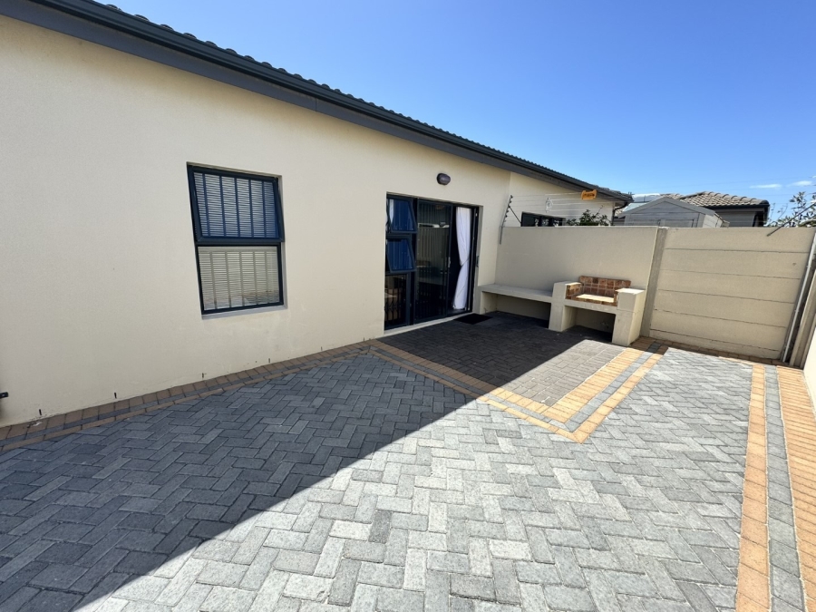 3 Bedroom Property for Sale in Parklands East Western Cape